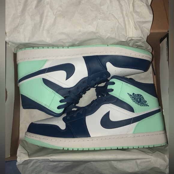 Jordan 1 Mid- Blue mint- Includes box!!! - Picture 1 of 5